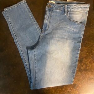 NWT Simply Noelle Jeans Size 16